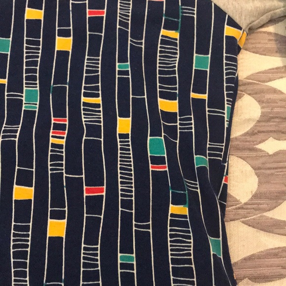 LulaRoe Randy t - Picture 3 of 3